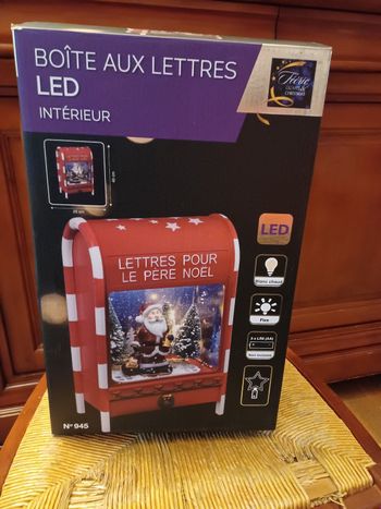 Boite aux lettres led père Noël neuve