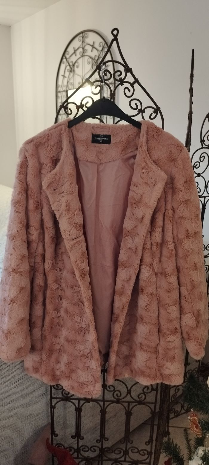 Veste manteau fourrure 3/4 C&A grande taille 48, couleur vieux rose, avec boutons et poches. Neuf - photo numéro 2