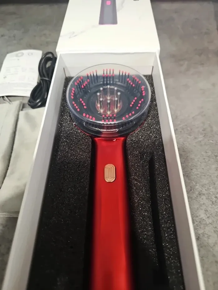 [NEUF] Appareil de massage cuir chevelu rouge - photo numéro 2