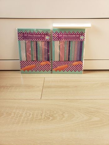 Lot de 2 DIY shiny bracelet set 🎀 neuf avec étiquette 4€