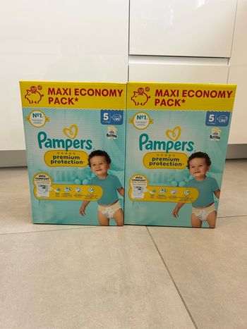 160 couches Pampers premium protection taille 5