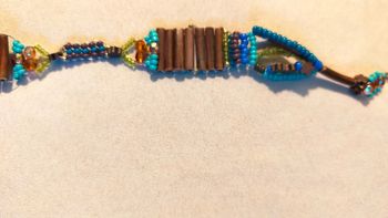 Bracelet ethnique en perles de bois et perles de verre - Collection Terres d'Ailleurs