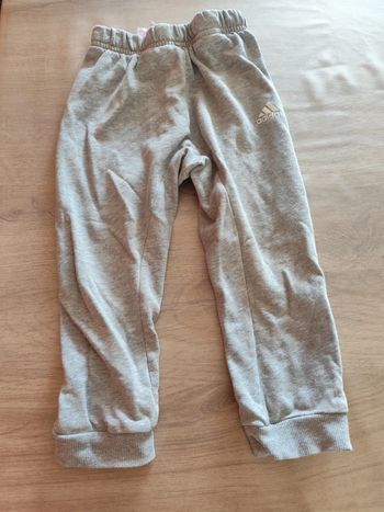 Jogging adidas gris léger