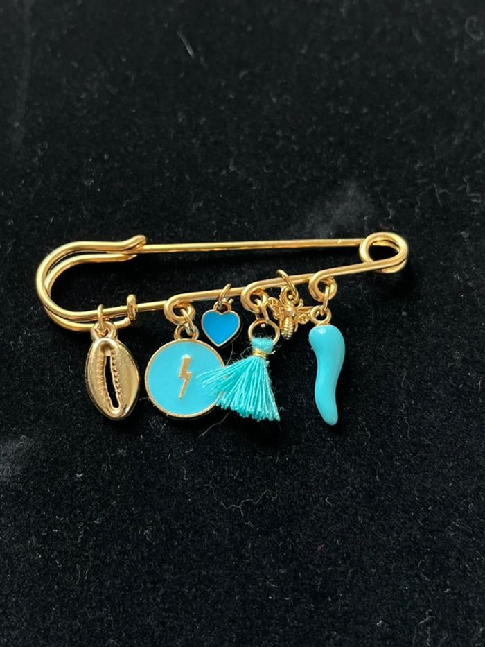 Broche doré pendentifs breloques bleu et doré - photo numéro 3