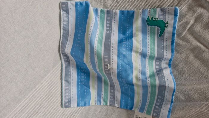 Doudou plat peppa pig bleu - photo numéro 4