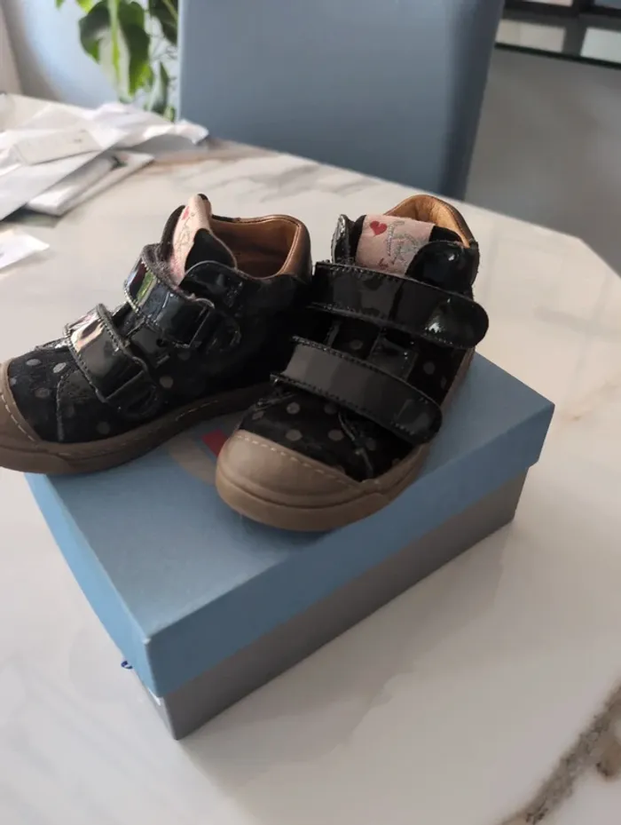 Chaussures fille taille 25 - photo numéro 2