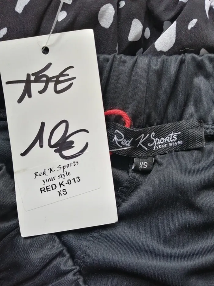 Short noir avec détails dorés lien à nouer / red k sports / (XS) - photo numéro 5