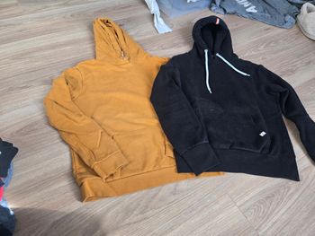 Lot 2 sweats à capuche