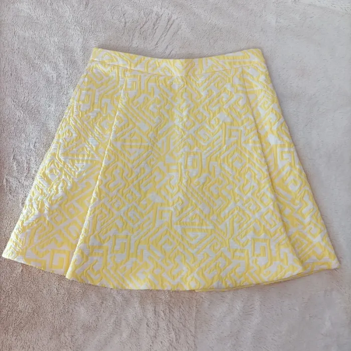 Mini jupe jaune beurre et blanche à motifs géométriques – taille 40 – Patrizia Pepe coton A977 - photo numéro 3