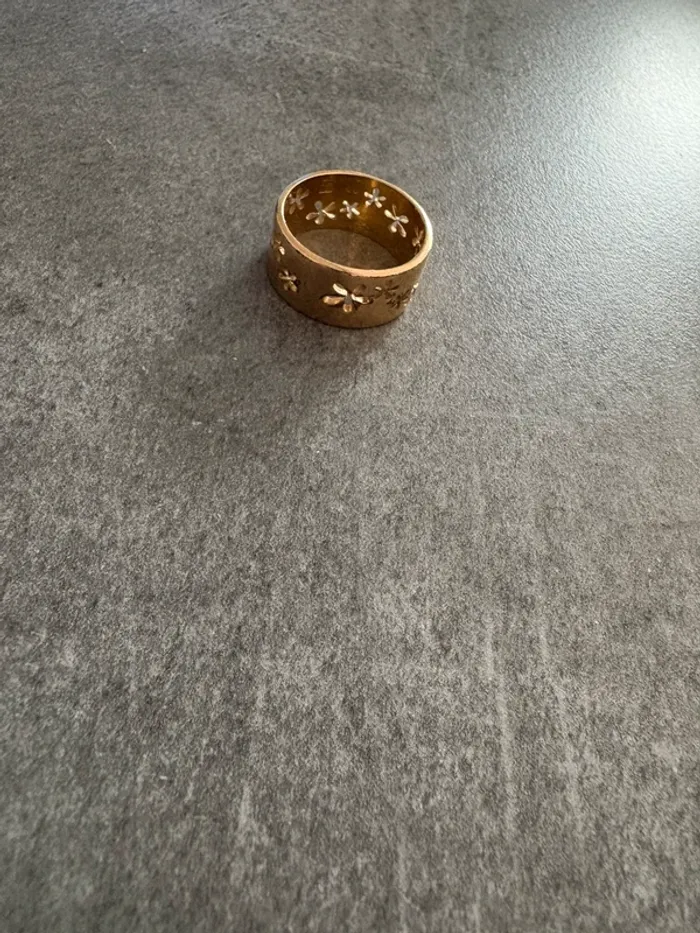 Bague dorée