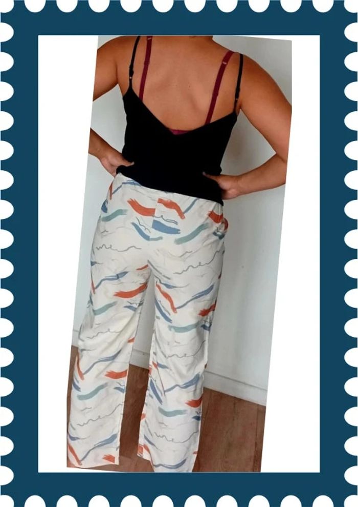 Magnifique pantalon carotte UPÉ taille L - photo numéro 3