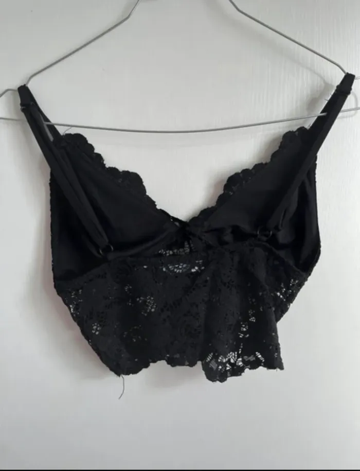 Top en dentelle noir Bershka – Taille S