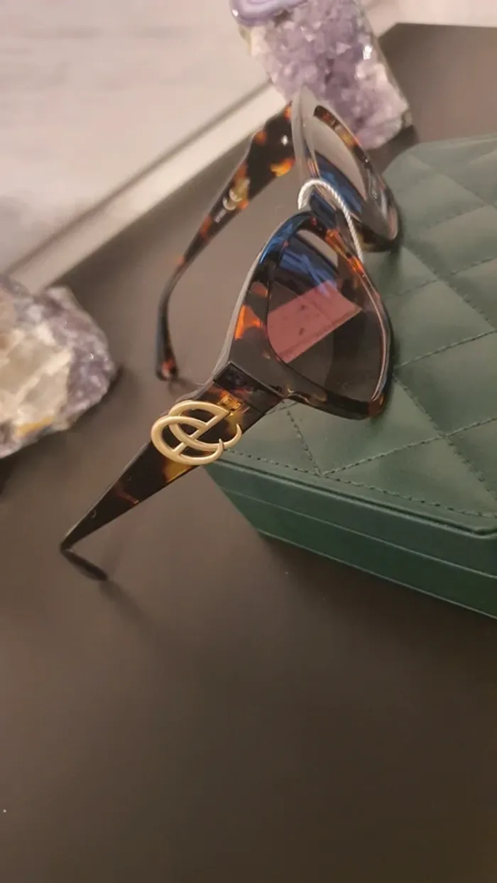 Lunette de soleil - photo numéro 2