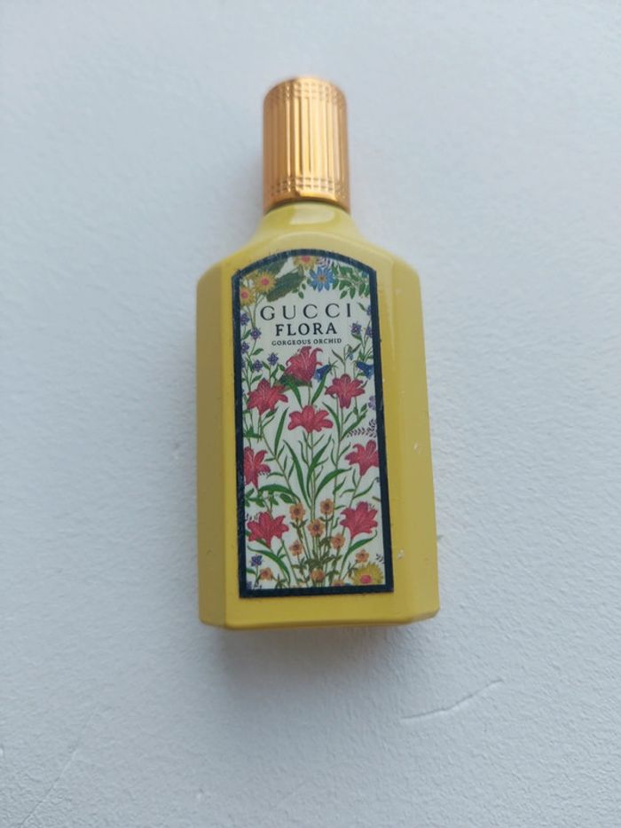 Ensemble parfum plus fond de teint - photo numéro 4