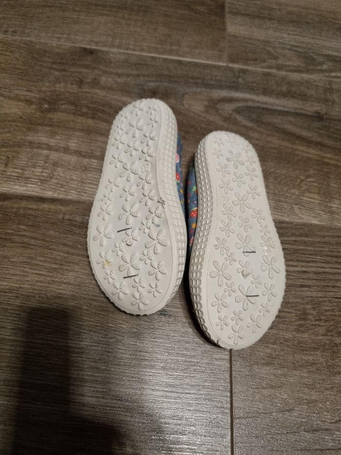 Baskets à motifs taille 23 - photo numéro 2