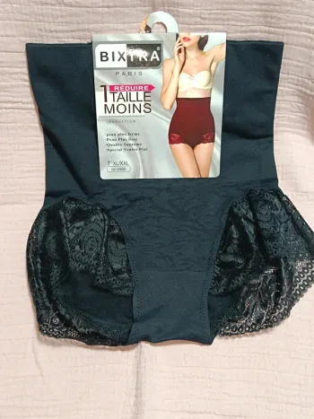 Culotte gainante avec dentelle 🤍Taille 42-44🖤