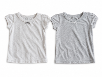 Lot 2 t-shirts / maillots de corps. 4 ans. Fille.