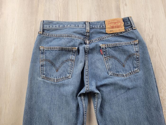 Jean Levi’s 501 W30 L32 bleu  – coupe droite - photo numéro 7