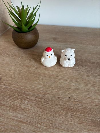 Deux personnages de Noël culbuto tut tut vtech