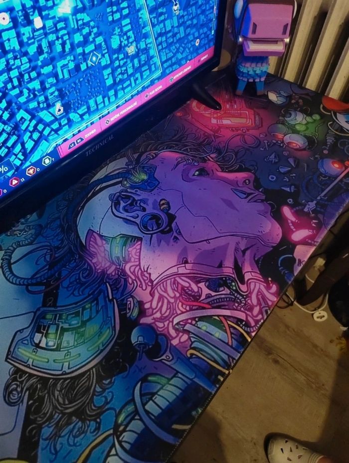Tapis de bureau XXL – design cyberpunk / néon futuriste