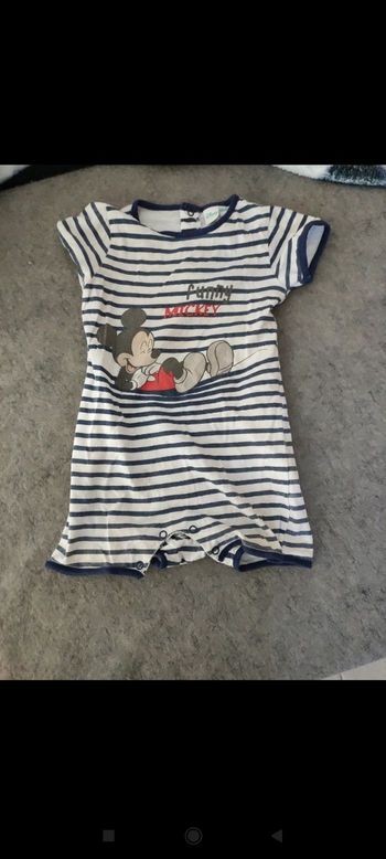 Combi short bébé garçon Mickey taille 18 mois Bon état