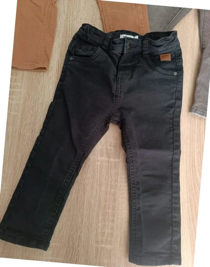 Lot de 3 jeans Taille 24 mois marque Gémo - photo numéro 3