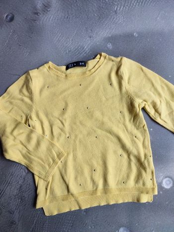 Pull 3/4 ans jaune avec strass