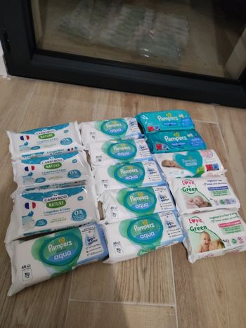 Lot de 14 paquets de lingettes neufs divers marques