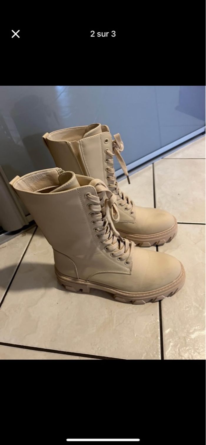 Vends bottines beige semelles crantée