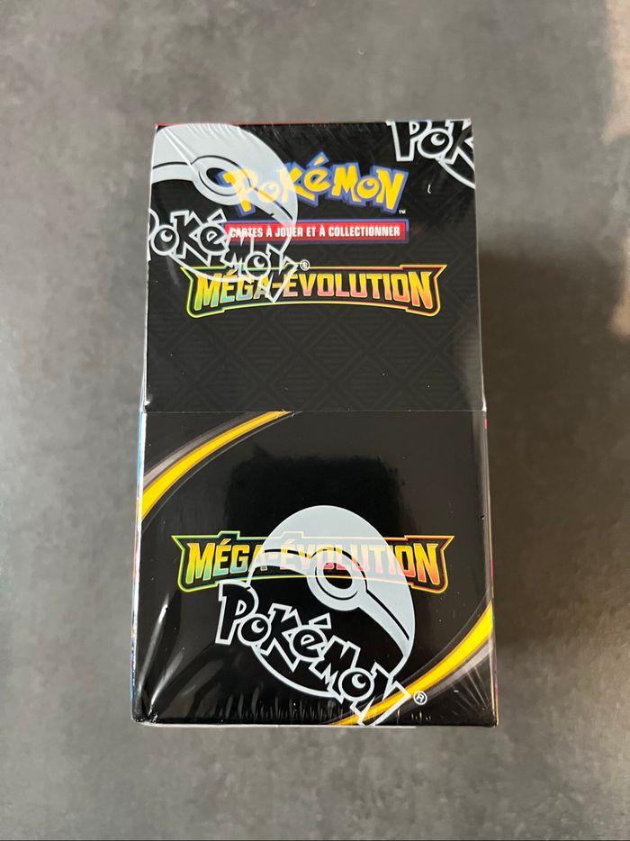 Demi display Pokémon ME01