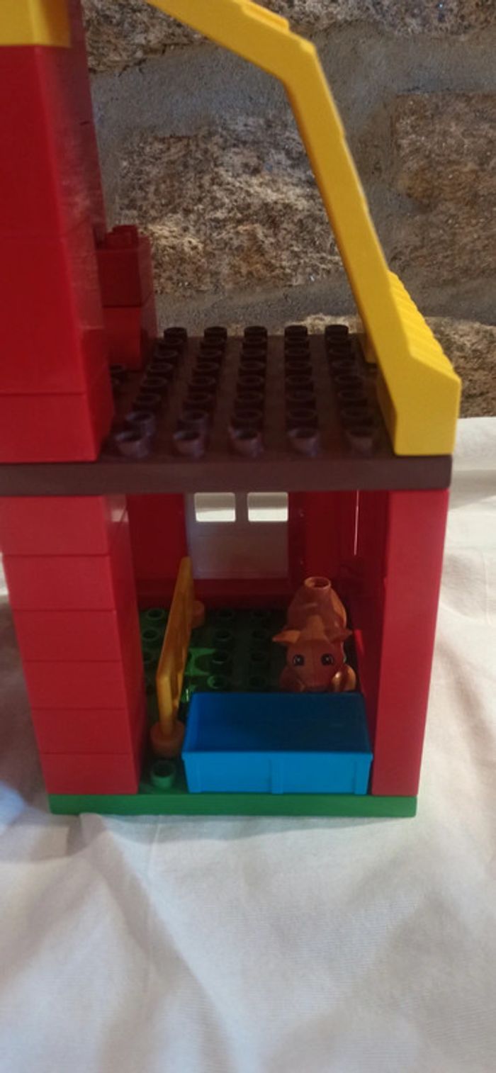 Bâtiment de Ferme avec homme fermier mouton et cochon lego duplo - photo numéro 4