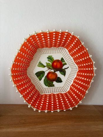 Vintage corbeille en plastique scoubidou orange Plastona