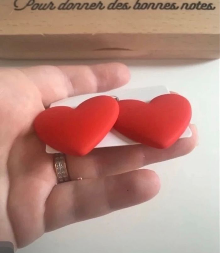 Boucles d’oreilles NEUVES femme forme de cœur ❤️ couleur rouge - photo numéro 5