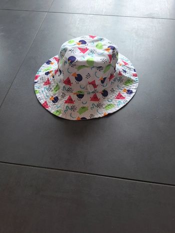 Chapeau anti UV 50+ , taille 50cm, neuf