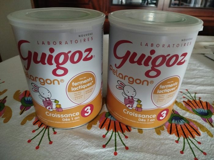 Lot de 2 boîte lait bébé guigoz neufs