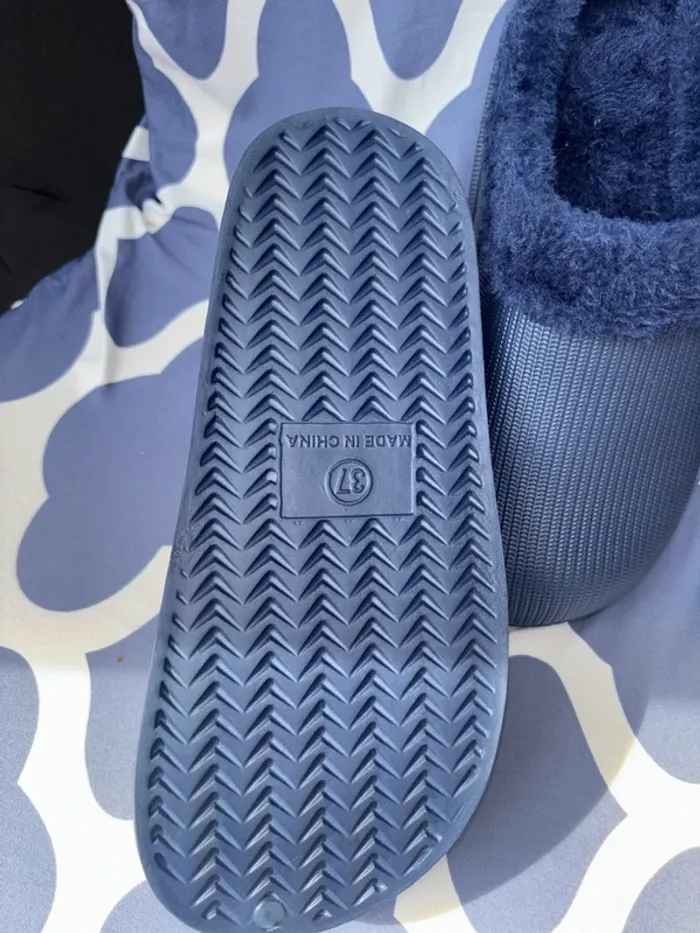 Sabots fourés  neuf style crocs t 37 - photo numéro 4