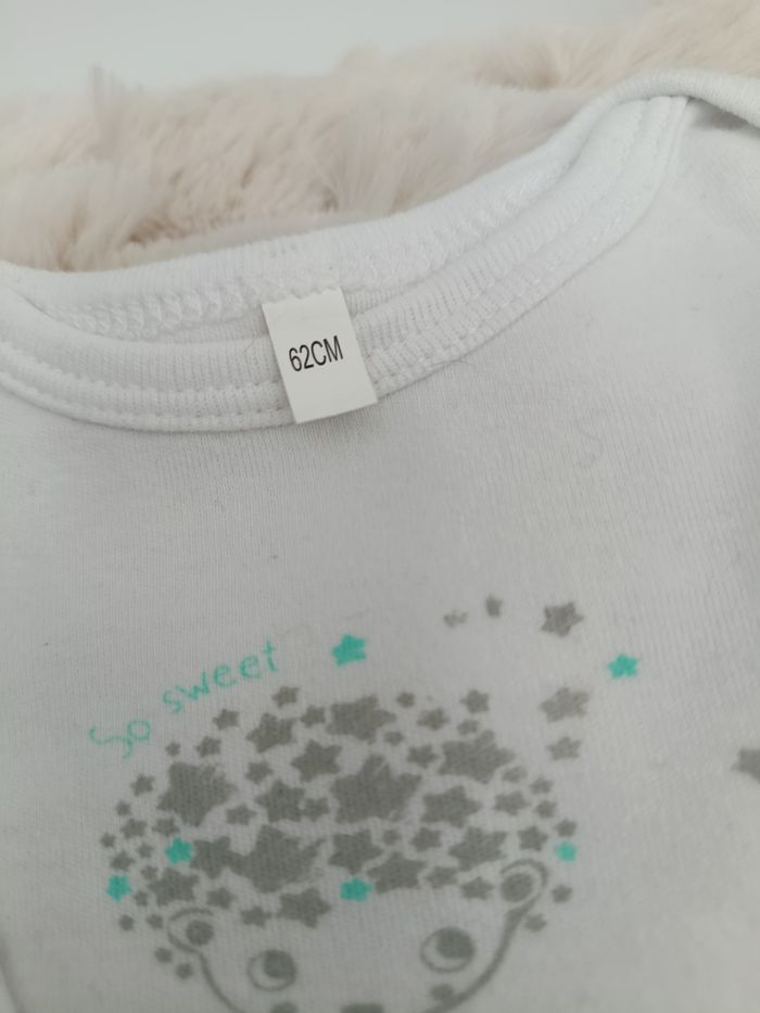 lot de 4 bodies 3 mois - photo numéro 5