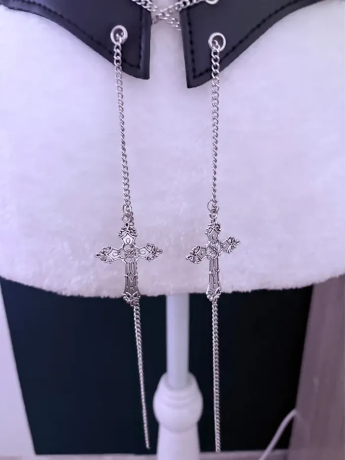 Serre taille corset ajustable avec chaîne et bijoux croix - photo numéro 2