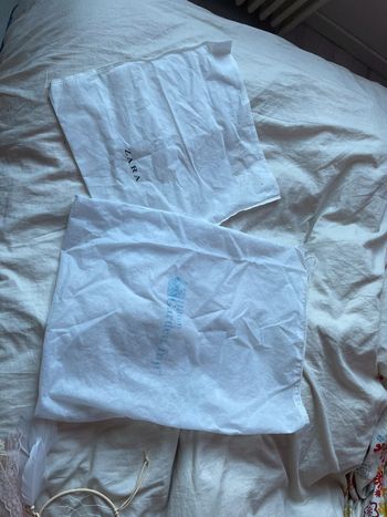 Lot de 2 sacs tissus pour protéger vêtements ou sac à main