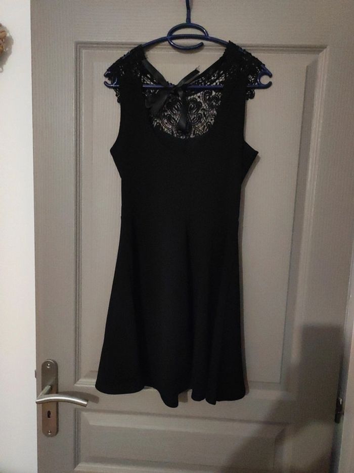 Robe courte noire - photo numéro 4