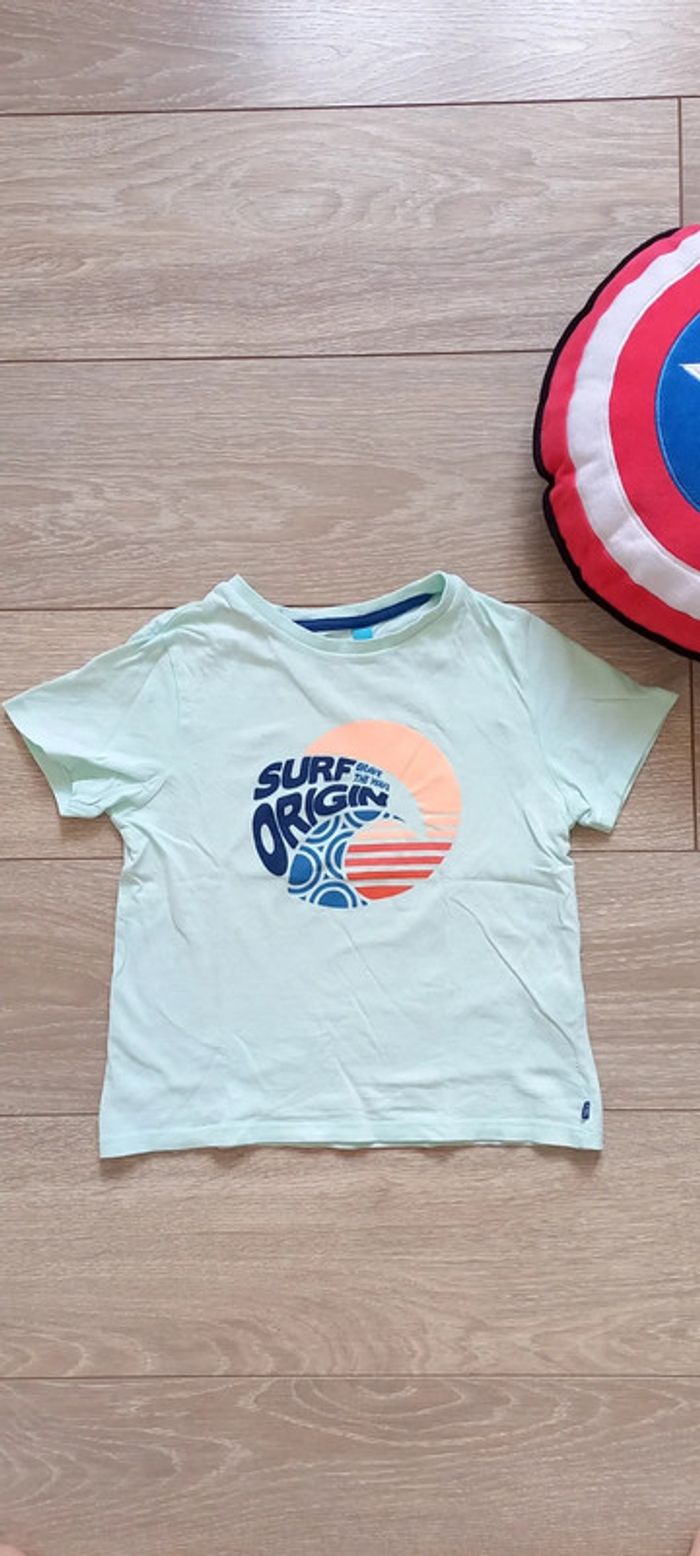 Jolie T-shirt bleu, Okaidi, taille 6 ans.