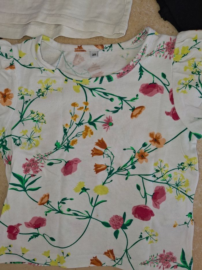 Lot 3 tshirt manches courtes fille 3 ans - photo numéro 4