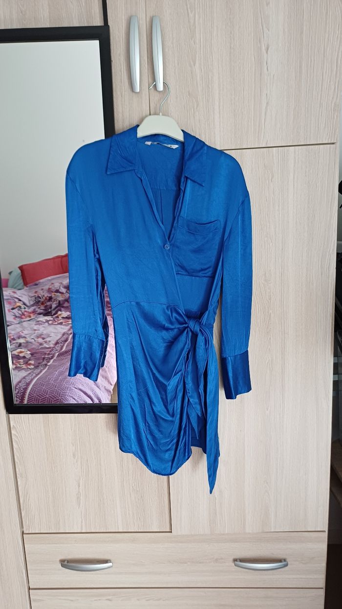 Robe satin bleu - photo numéro 3