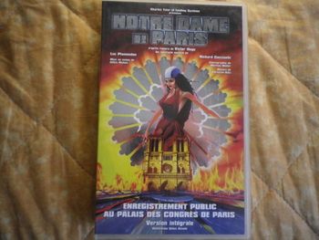 NOTRE DAME DE PARIS