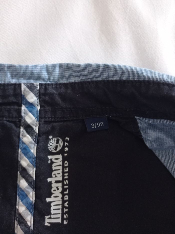 Très belle chemise manche courte couleur bleu ciel bleu foncé voir photos super finition âge 3 ans marque Timberland - photo numéro 3