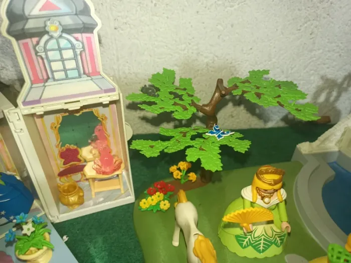 Lot princesses playmobil (fontaine 4137, château transportable 5419, - photo numéro 5