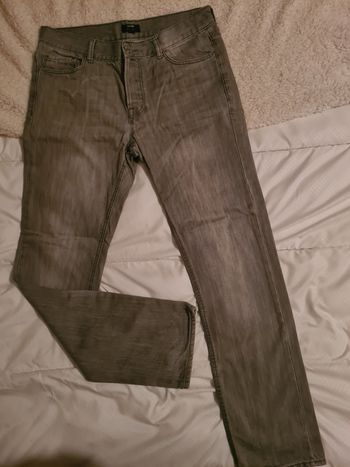 Jeans gris.  Homme. Kiabi. Regular fit. Taille 42