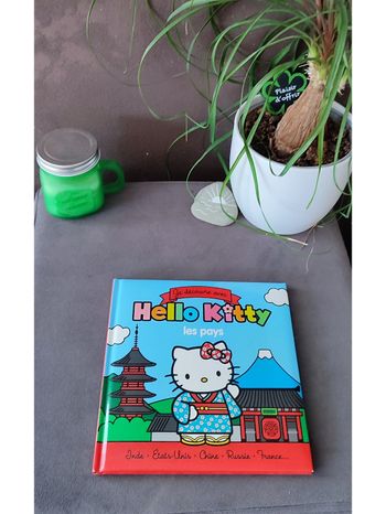 Livre Hello Kitty les pays