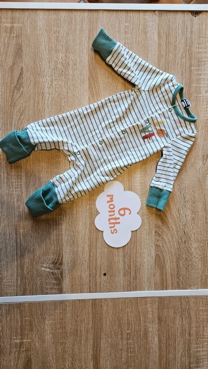 Pyjama tape a l'oeil 6mois