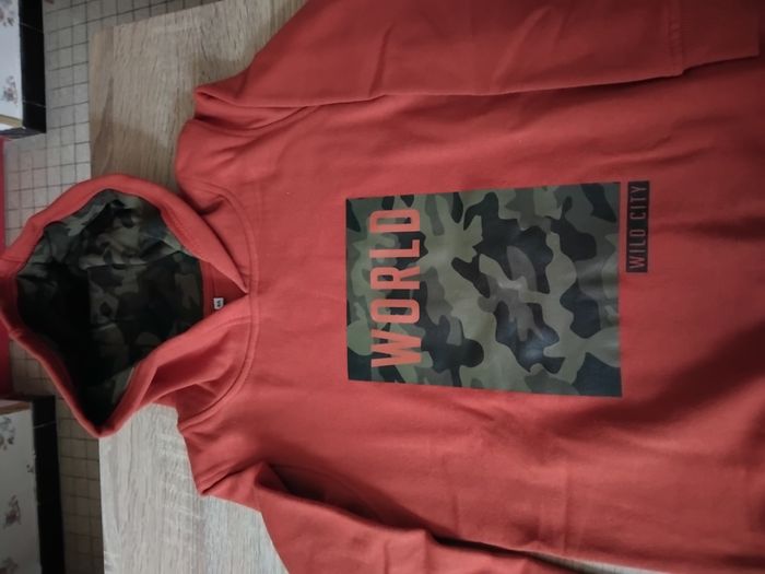 Sweat a capuche manche longue 8ans neuf - photo numéro 2